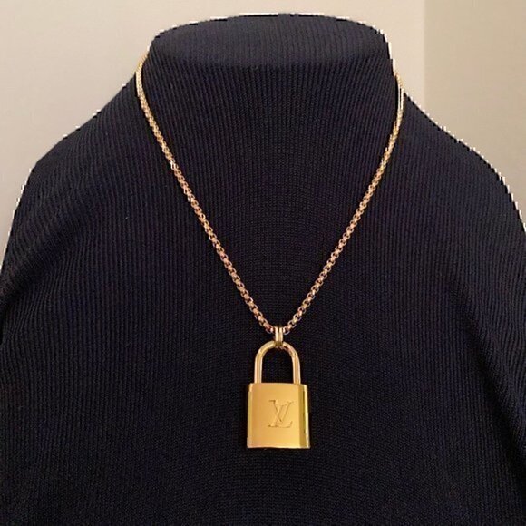 New LV Louis Vuitton Gold-Tone Lock on 20" Box Link Chain Necklace - Picture 1 of 3